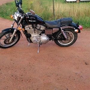 Meet your Posher, Laurie